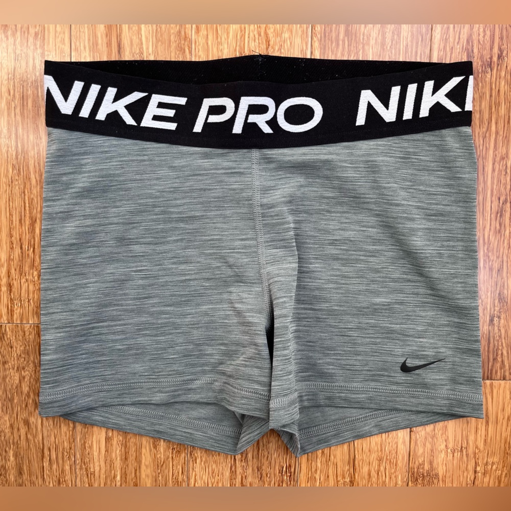 Dri-fit Nike Pro Women's spandex shorts gray size medium. 1487